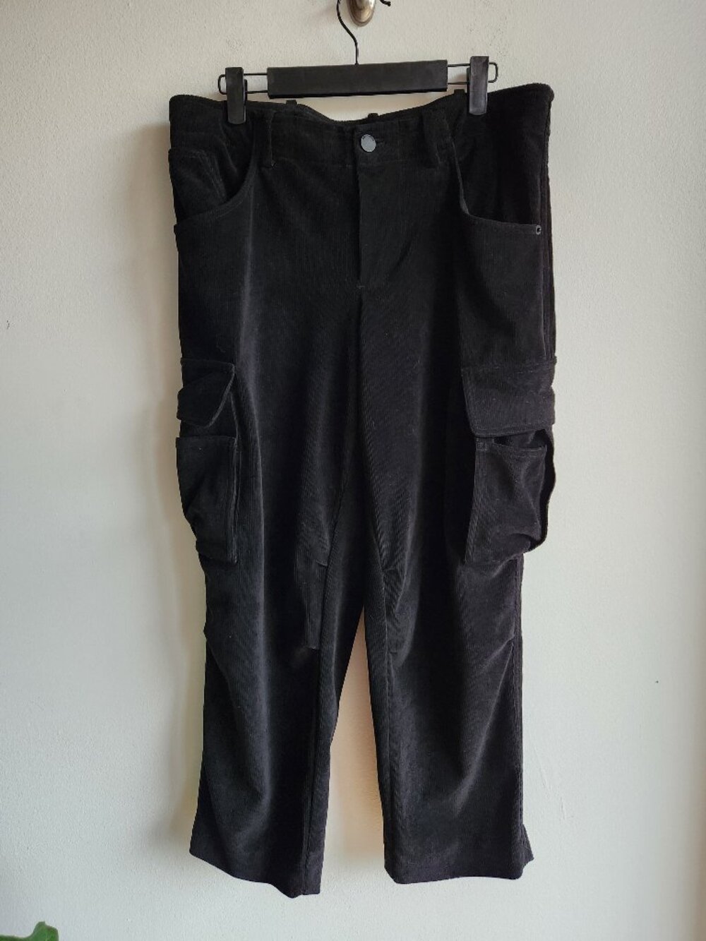 Alice + Olivia Black Fine-Wale Corduroy Painter Utility Pants - Sz 10